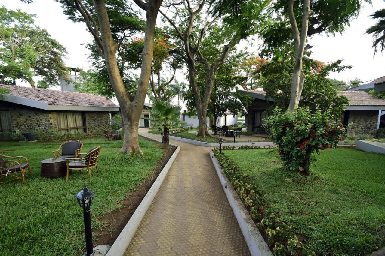 Caves County Resort Malegaon Exterior photo