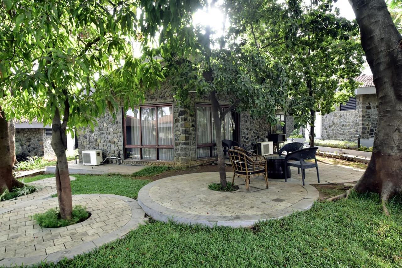 Caves County Resort Malegaon Exterior photo
