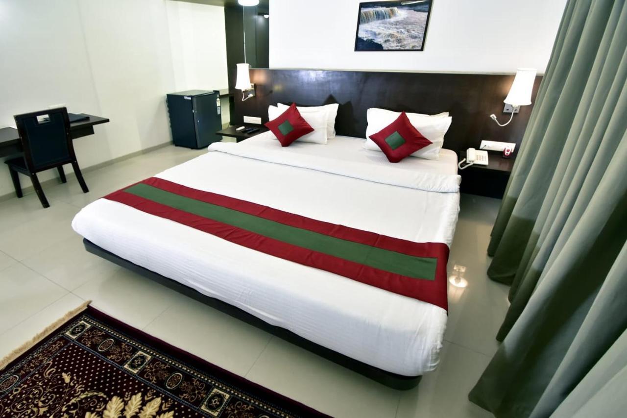 Caves County Resort Malegaon Exterior photo