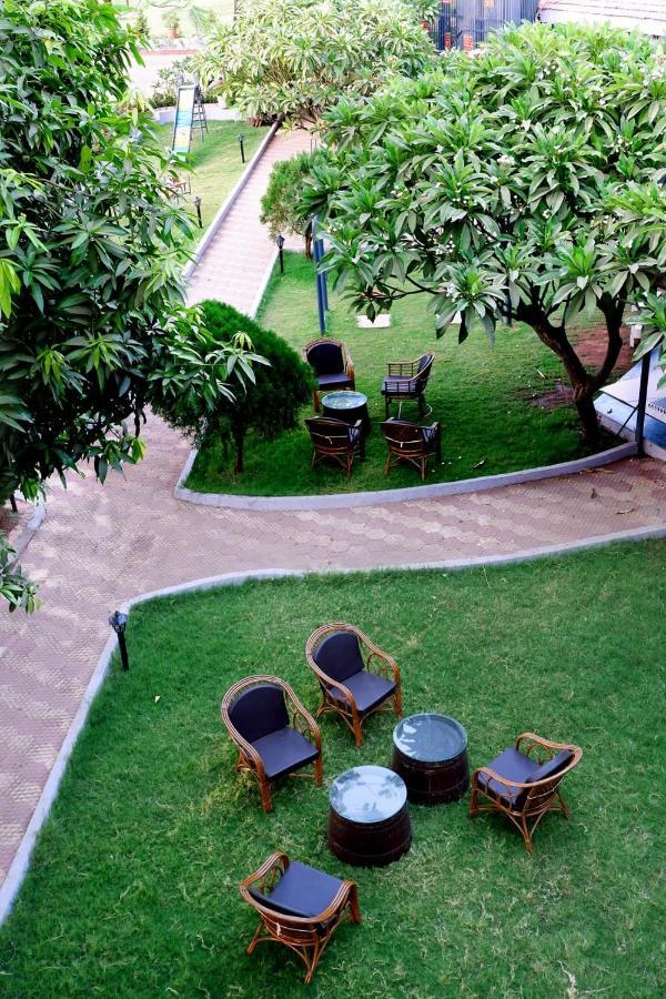 Caves County Resort Malegaon Exterior photo