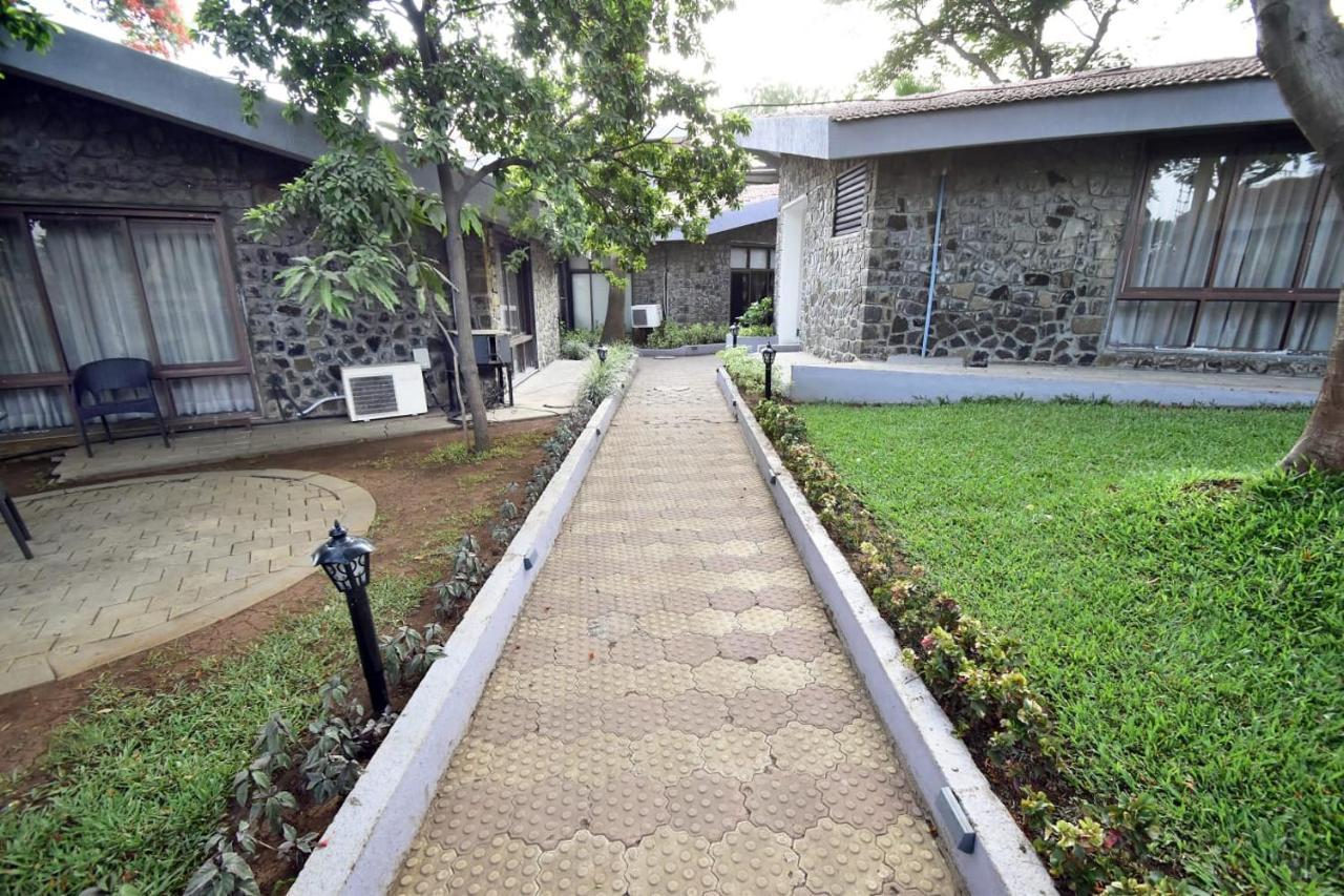 Caves County Resort Malegaon Exterior photo